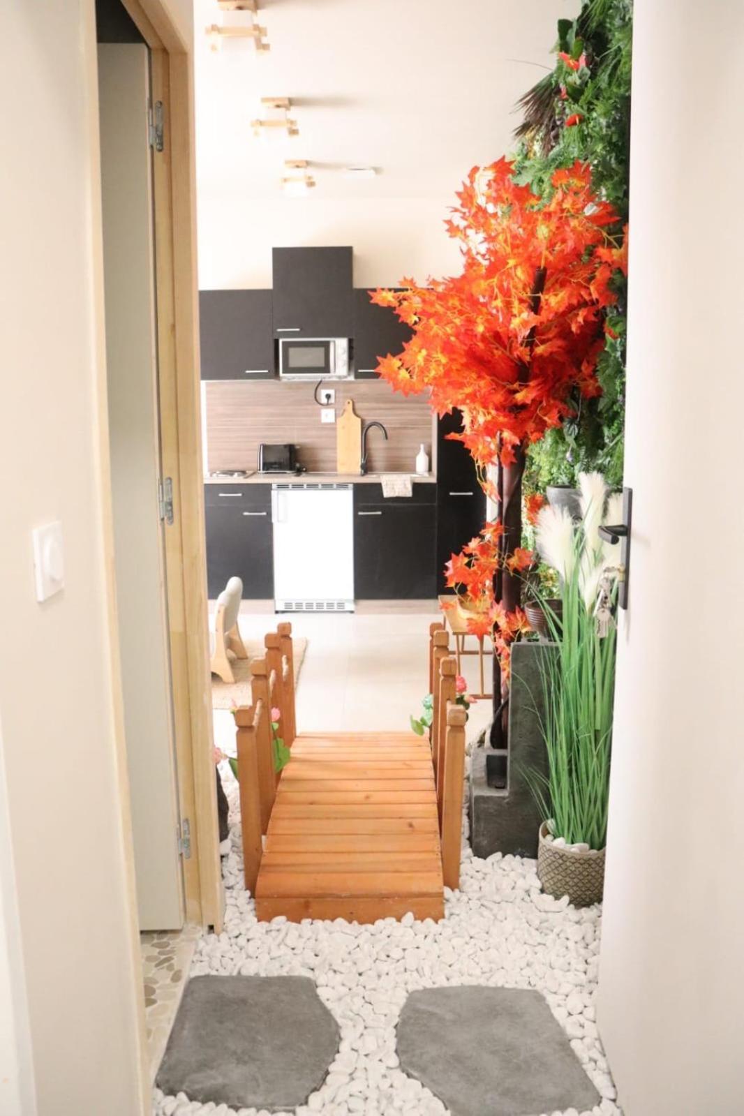 Loveroom Japon Avec Balneotherapie Toulon Exterior photo