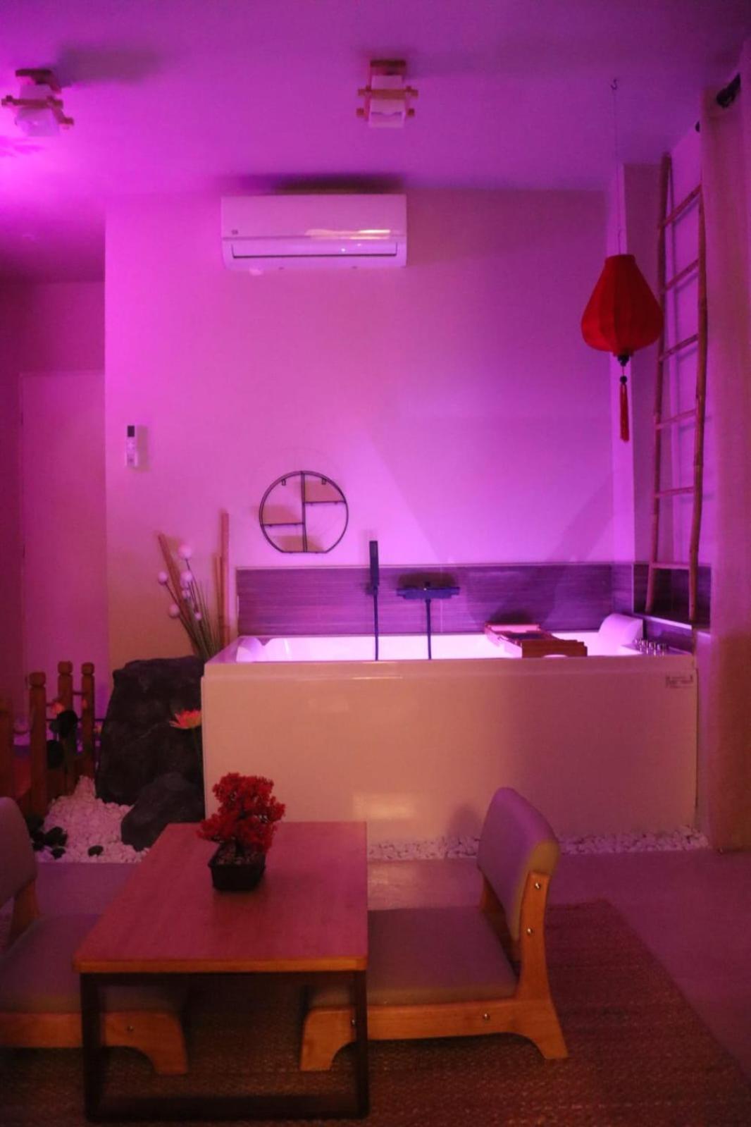 Loveroom Japon Avec Balneotherapie Toulon Exterior photo