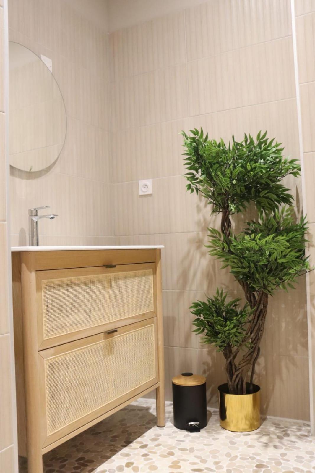 Loveroom Japon Avec Balneotherapie Toulon Exterior photo